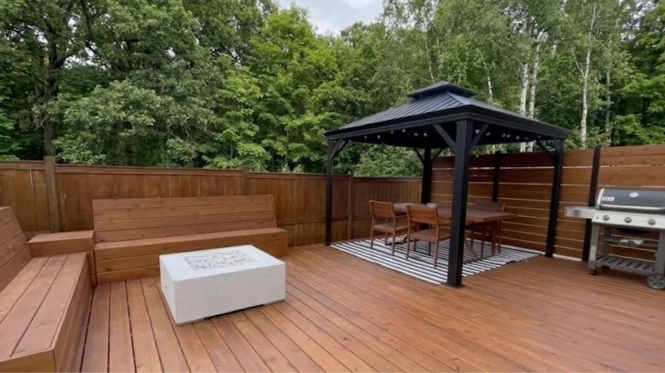 Zahradní terasa s pergolou