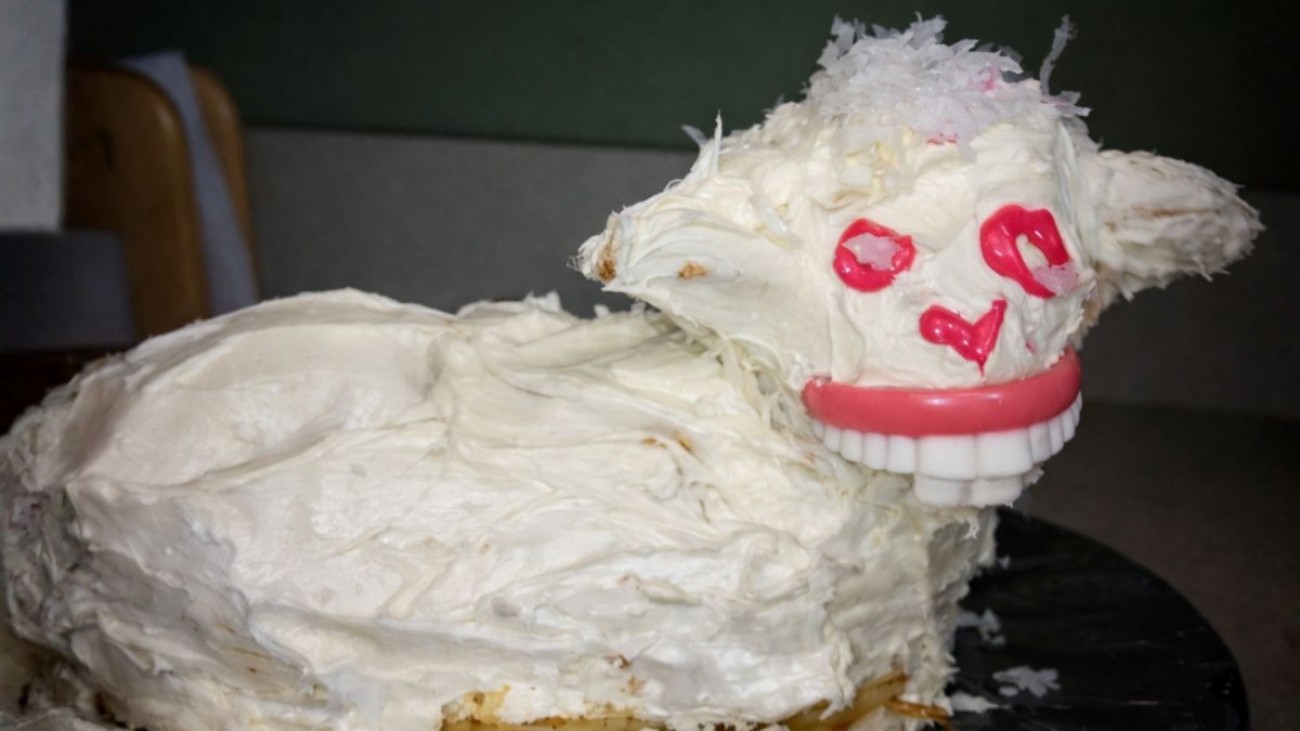 Fotografie ukazují obzvláště vypečené velikonoční beránky