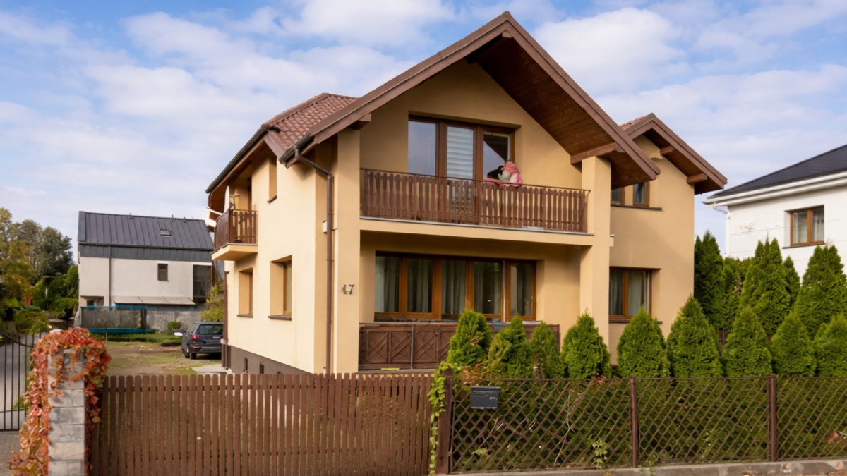 Manželům se při koupi domu nechtělo platit za úschovu. Přišli tak o miliony