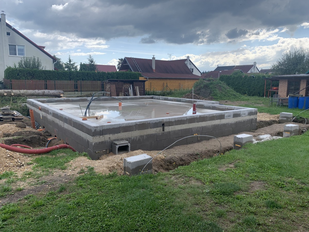 Roubenka u Hradce