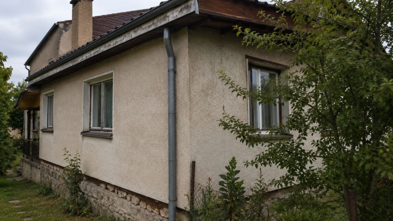 Roky platili daň z nemovitosti. Přesto byl dům označen za černou stavbu