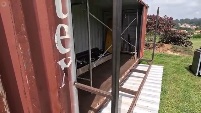 Dům z kontejneru