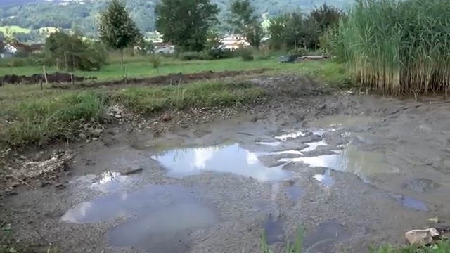 Koupací jezírko svépomocí