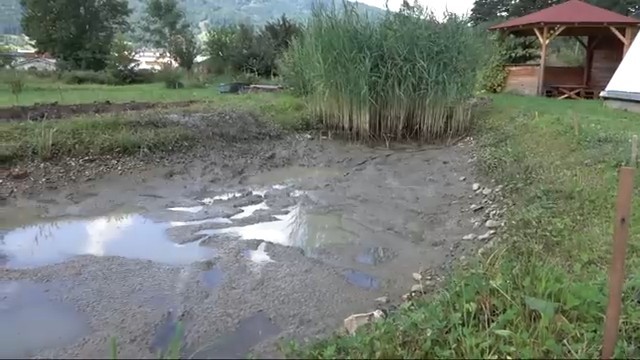 Koupací jezírko svépomocí