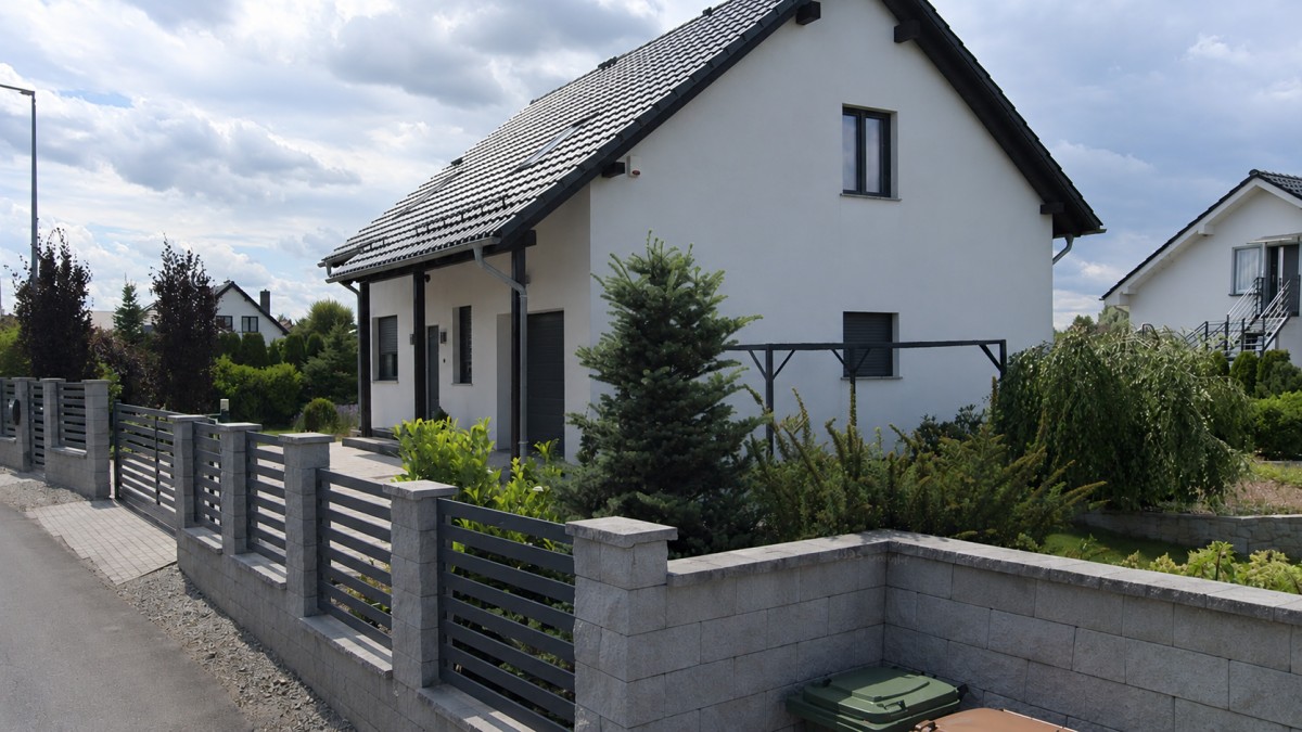 Přístřešek namísto garáže