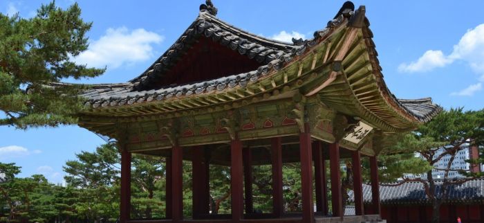Dřevostavby postavené tradičním způsobem v korejském paláci Changgyeonggung
