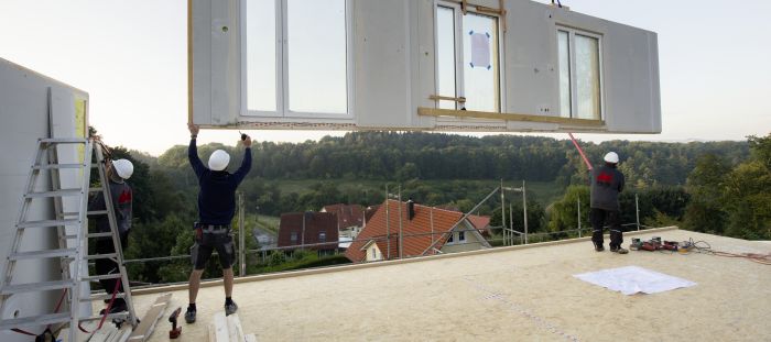 Napojení obvodové stěny a stropu