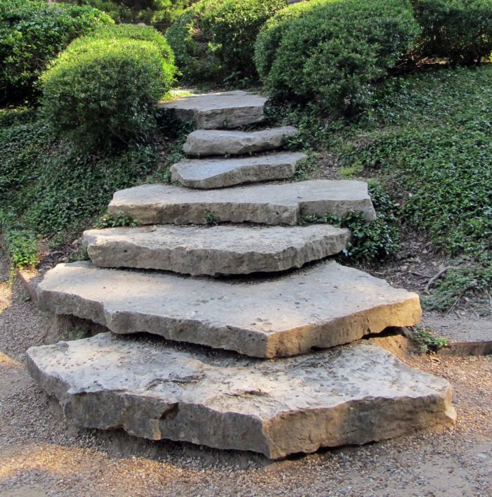 kamenné venkovní schody