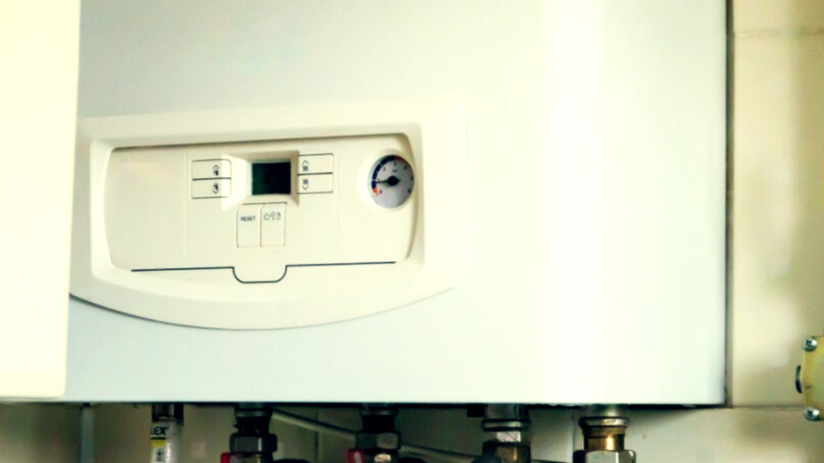 Detail plynového kotle s ovládacím rozhraním 